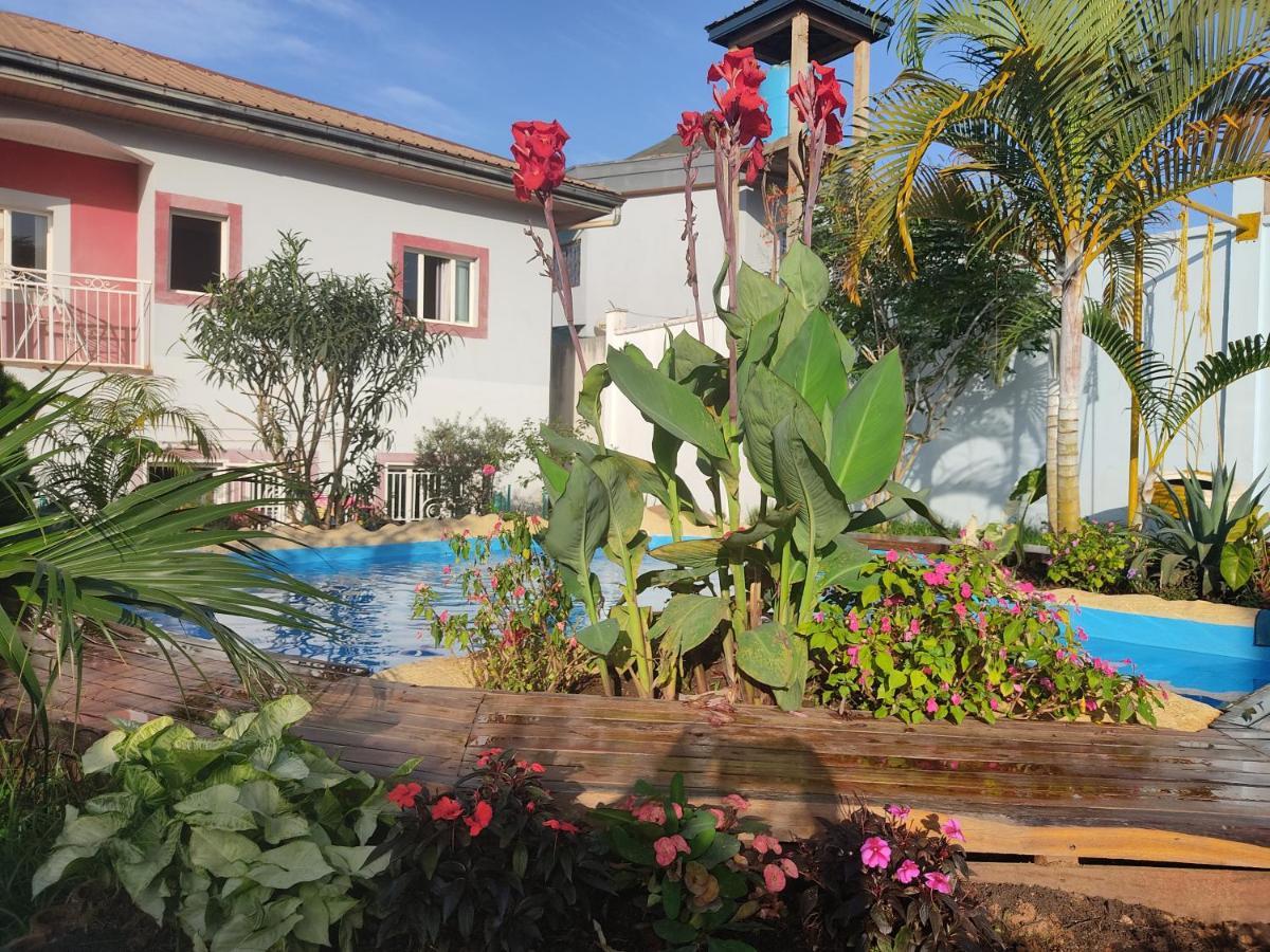 Residence Jardin Tropical Yaoundé Екстериор снимка