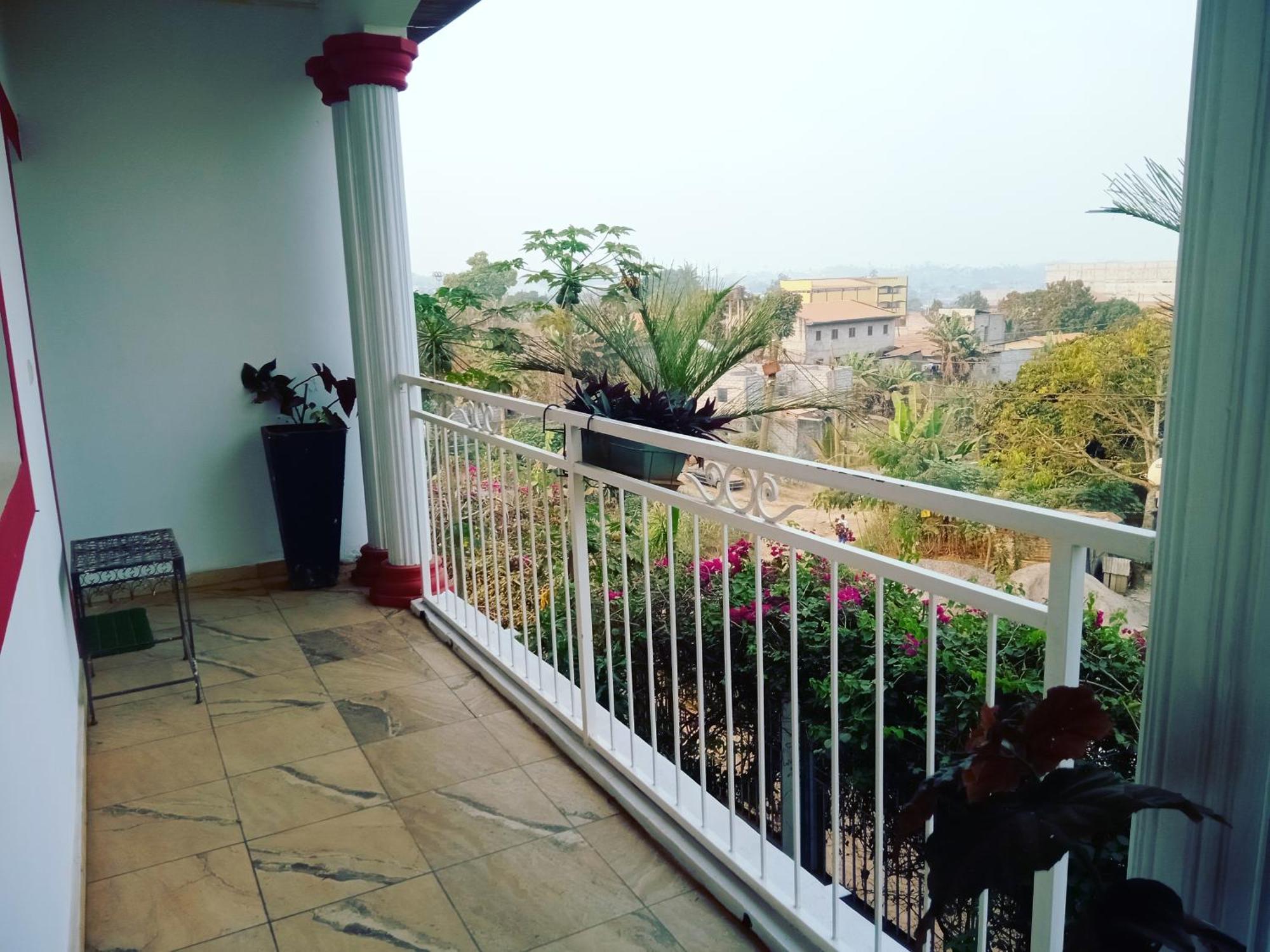 Residence Jardin Tropical Yaoundé Екстериор снимка