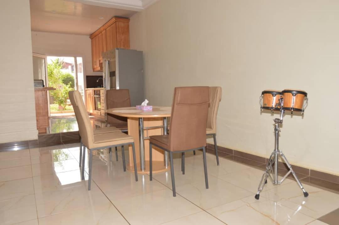 Residence Jardin Tropical Yaoundé Екстериор снимка