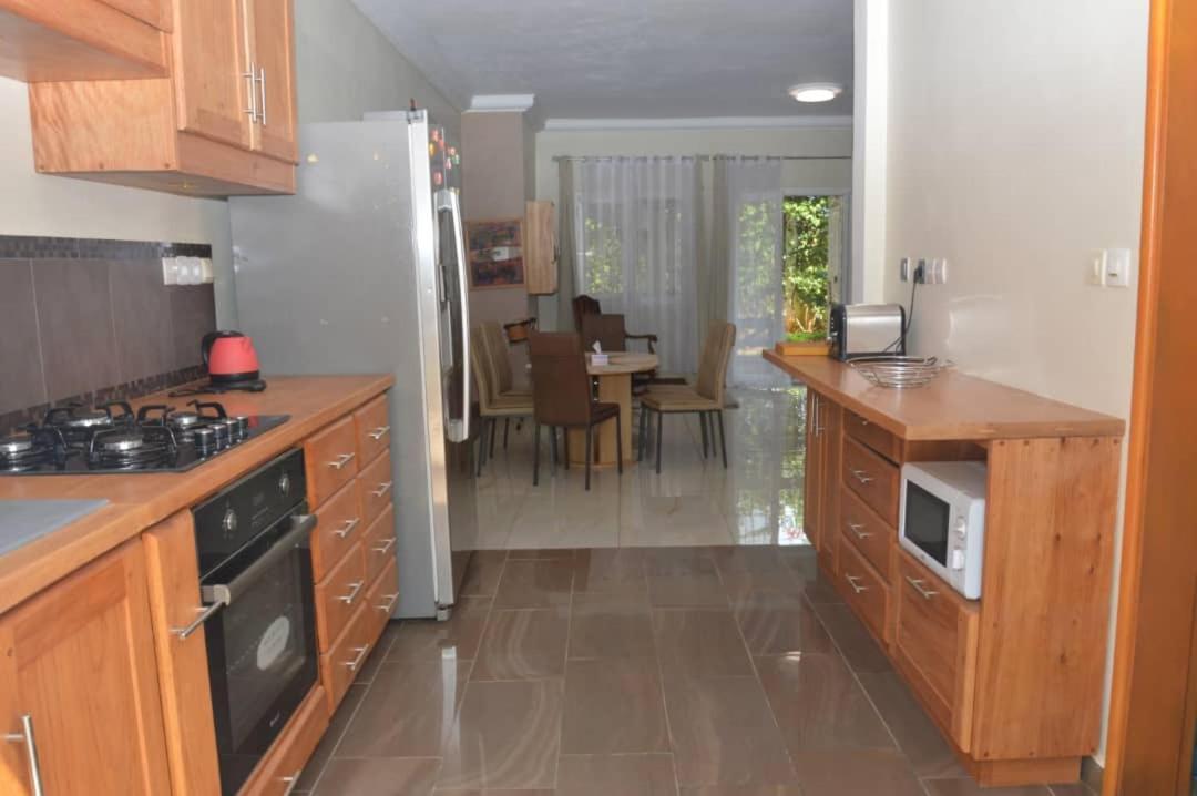 Residence Jardin Tropical Yaoundé Екстериор снимка