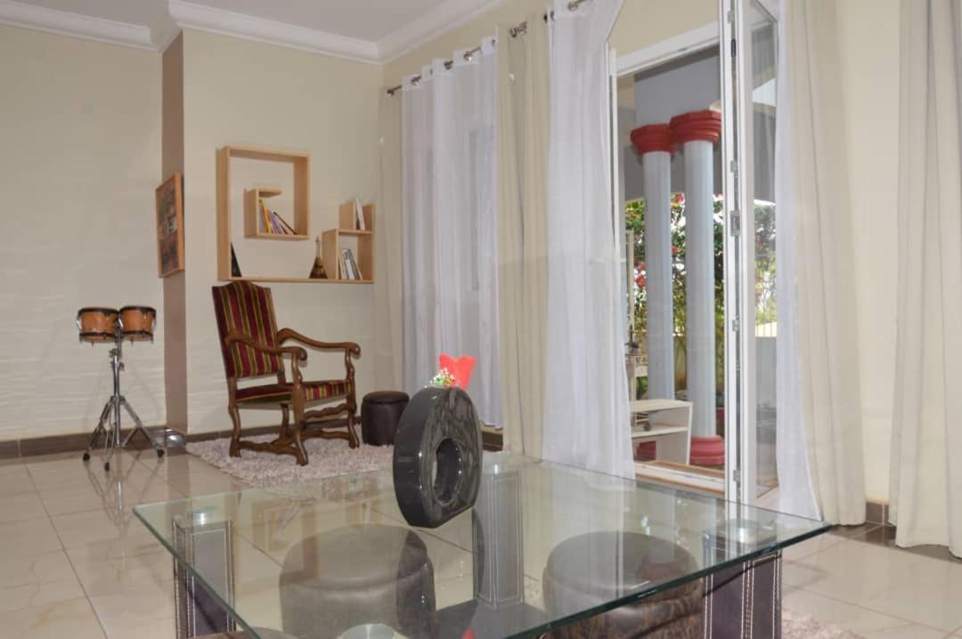 Residence Jardin Tropical Yaoundé Екстериор снимка
