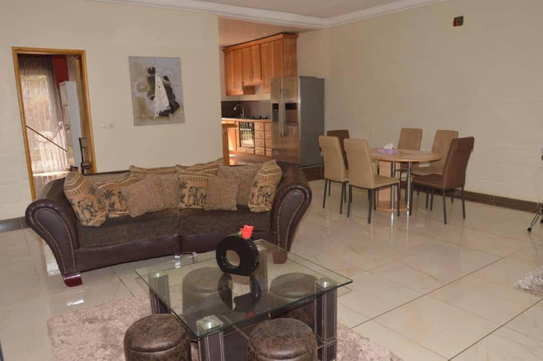Residence Jardin Tropical Yaoundé Екстериор снимка